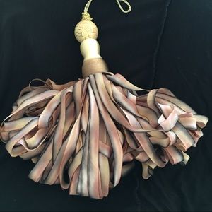 BARGAINSilk tassel, amazing trim, lamp, drapery🔥